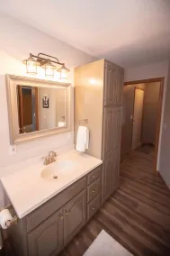 Stay at The View on Madison: Beautiful, spacious home on Madison Lake! - Image 3