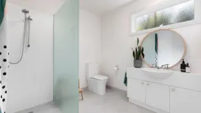 Lonsdale Villa 8 - Image 2