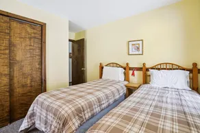Welcome to your ideal mountain escape! This delightful 3-bedroom plus loft - Image 4