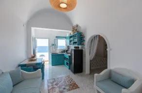 Starlight Luxury Seaside Villa & Suites - Image 2
