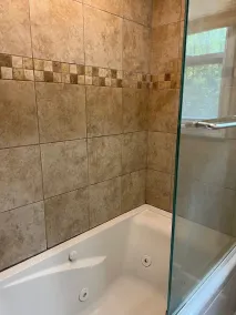 Great East Side Home - 5 mins from track and town - Image 5
