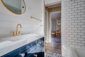 Beautiful 2 Bedroom Boho Retreat in Downtown Mystic - Image 2