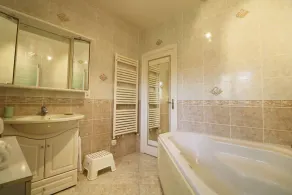 FAMILY HOME WITH VIEW*** OVER THE RIVER & CITY CENTER AT SHORT WALKING DISTANCE - Image 4