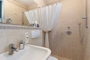 Apartamento 'Ferienwohnung Schmid' com vista para a montanha, terraço privado e acesso Wi-Fi - Image 3