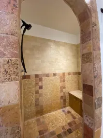 Luxurious, Spacious 4 Br, 2.5 Ba Residence in Unbeatable Downtown Location - Image 4