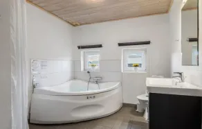 Four-Bedroom Holiday Home In Hvide Sande - Image 4