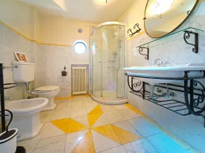 Villa em Sarezzano com 4 quartos e capacidade para 10 pessoas - Image 3