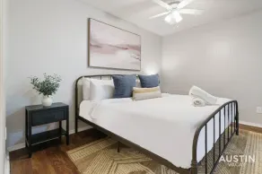 1st Floor Apt Hyde Park Bathtub and Free Parking - Image 5