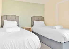 Silver Chalet 3 bedroomHot Tub (slps 6) - Image 3