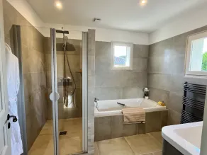 Luxury villa in the city center; 5-star in a quiet location - Image 4