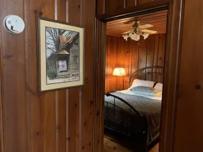 Charming 2 bedroom cabin on private pond! - Image 5