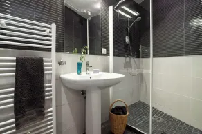 Privat solrig villa med opvarmet pool og adgang til floden. - Image 5