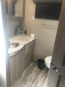 Luxury Camper with Campground Amenities - Image 2