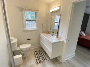 Cozy Family-Friendly home w/ spacious backyard & firepit - Image 4