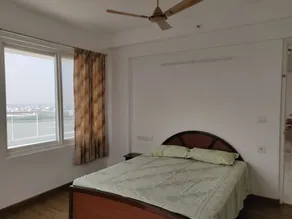 Amazing Lake View Sky Condo | Luxury 3 Bedroom Apartment in the city - Image 5