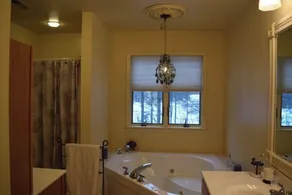 Spacious House near Lake and Snowmobile Trails - Image 3