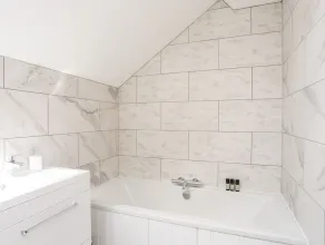 THE STABLES, romantic, luxury holiday cottage in Beaumaris - Image 3