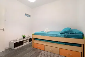 Casa de férias 'Piso Leon Y Castillo' com terraço partilhado e acesso Wi-Fi - Image 2