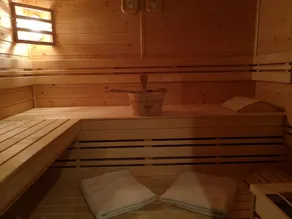 SEA VIEW 2-5 PERSONS \"JACUZZI AND PRIVATE SAUNA ALS CHARGEABLE OPTION.\" - Image 3