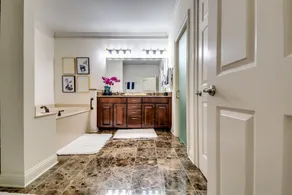 Buckhead fenced N Gated Ensuited 6BD,8bath Estate, 5mins to shopping.Sleeps 12  - Image 3