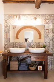 Exclusive Tuscan Winery Escape: Charming Villa with Pool & Breathtaking Views. - Image 2