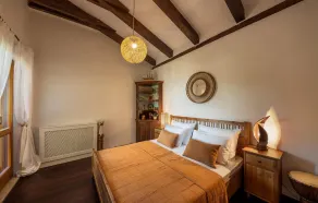 Stunning home in Pasman with private swimming pool, can be inside or outside - Image 3