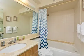 Monthly Discovery Bay 1403 1 Bedroom Ocean / Sunset / Marina / City Views Queen Bed, Sofa Bed - Image 2