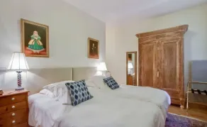 Luxury Cottage with swimming pool - Image 3