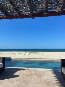 Beautiful Beachfront Villa - Image 1