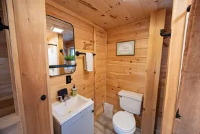 Rebecca - Cabin 1 · Lawrence`s Lakeside Cabins | `Rebecca` Charming Studio Cabin - Image 3