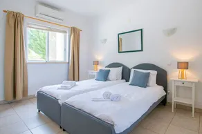 Villa La Pausa - Serene 3-Bedroom Retreat with Heated Pool - Image 5