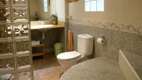 Anna's Lake House - Image 3