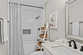 Lake House - Six Bedroom House, Sleeps 14 - Image 3