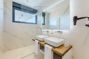 Agradable villa con barbacoa, jardín y piscina privada | Vistas a la piscina | Al lado de la playa | Adaptada para teletrabajar - Image 3