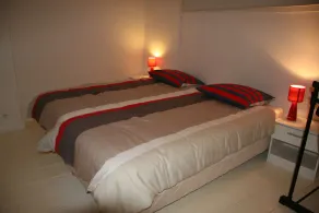 2 Quartos em pés Eze na situação excepcional de água - Image 4