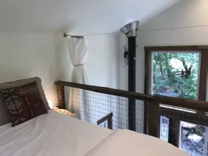 Sur un domaine de 40 acres, baignoire extérieure, foyer, hamacs, animaux domestiques! - Image 5