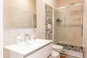 'Stanza Verde' Room with Balcony, Wi-Fi and Air Conditioning - Image 2
