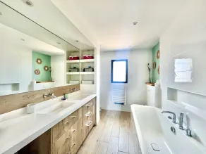 Contemporary villa with pool, 10 minutes from the beach! - Image 3