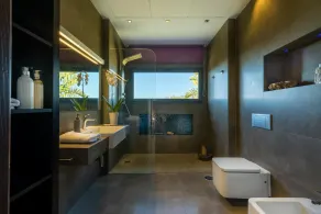 Designer villa med pool og fantastisk udsigt over bugten i Malaga - Image 2