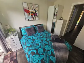 Modern annex with private kitchen and bathroom - Image 5