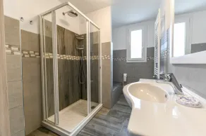 Villa Mimosa: villa med exklusiv användning, trädgård, grill, 3 sovrum och 3 badrum, för 8 - Image 3