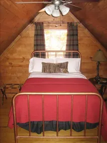 Amazing Log Cabin on the Water! - Image 3