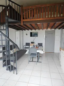 Studio Mezzanine en Bordure de mer Dans le sud de la France - Image 5