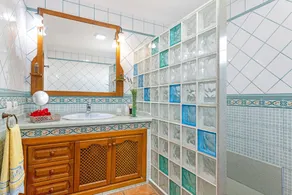 Casa de vacaciones \"La Casona\" con terrazas privadas, piscina compartida y Wi-Fi - Image 3