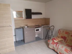 Small studette with garden view - Image 2