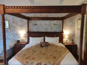 Mary Queen Of Scots Suite - Image 4