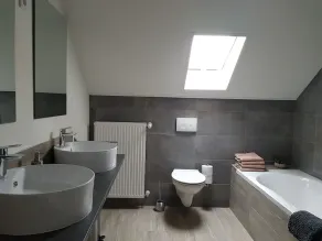 Große,und Luxe Renovierte Wohnung mit Sauna/garten, Garage und Kinderspielplatz - Image 5
