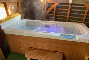Cottage a la campagne avec piscine et SPA - Image 3