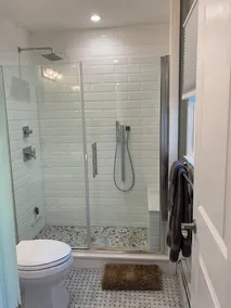 Wine Country Getaway on Private Street & Peconic Bay Neighborhood Beach Access - Image 3