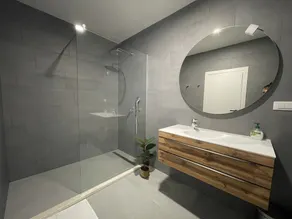 Secluded 2 Bedroom Seafront Suite with hot tub - Image 3